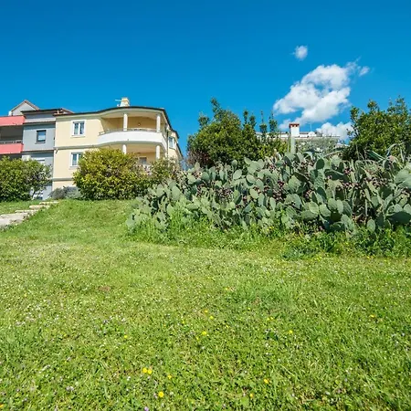 Villa Lucija Pula Exterior photo
