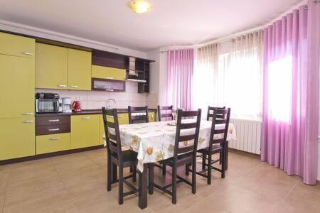 Apartment Lucija Pula