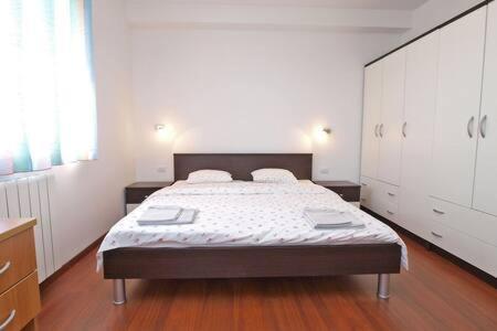 Apartment Lucija *