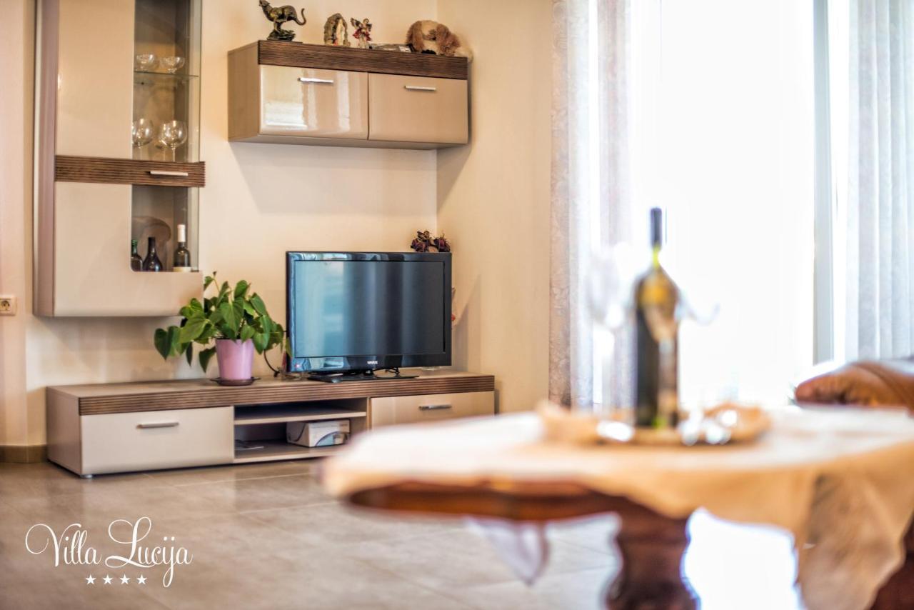 Apartment Lucija *